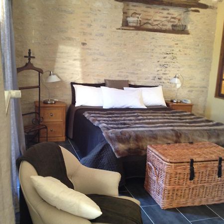 קולומבי-לה-דו-אגליז Logis Hotel La Grange Du Relais מראה חיצוני תמונה