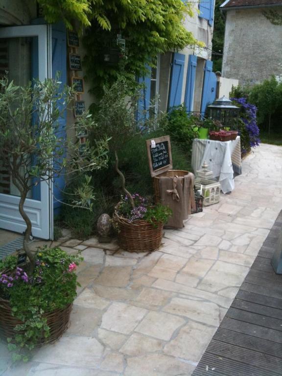 קולומבי-לה-דו-אגליז Logis Hotel La Grange Du Relais מראה חיצוני תמונה