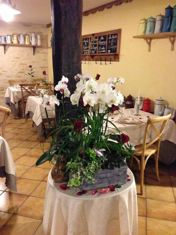 קולומבי-לה-דו-אגליז Logis Hotel La Grange Du Relais מראה חיצוני תמונה