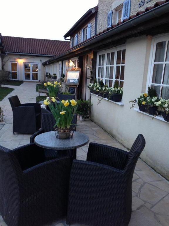 קולומבי-לה-דו-אגליז Logis Hotel La Grange Du Relais מראה חיצוני תמונה