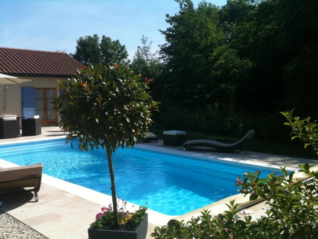קולומבי-לה-דו-אגליז Logis Hotel La Grange Du Relais מראה חיצוני תמונה