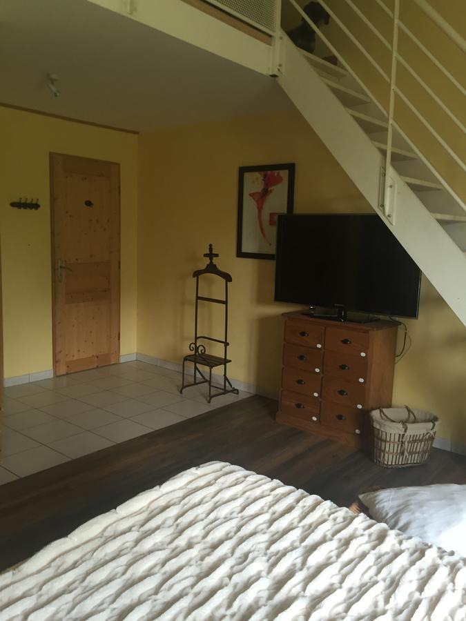 קולומבי-לה-דו-אגליז Logis Hotel La Grange Du Relais מראה חיצוני תמונה